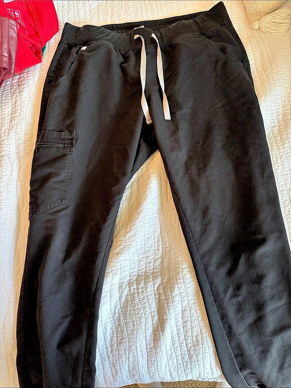 FIGS Women’s Black Jogger Scrub Pants Size Large